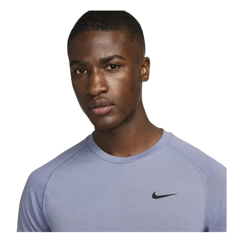 FN2979-493 ? NIKE TRAINING SS T-SHIRT