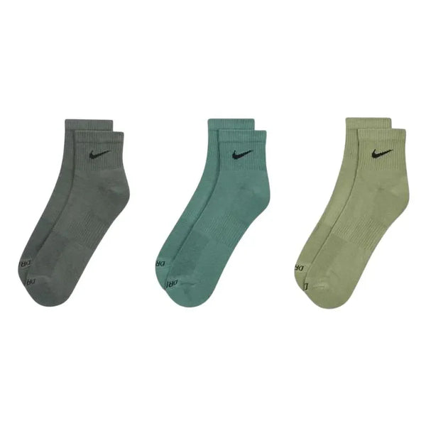 SX6890-935 ? NIKE NOT SPORTS SPECIFIC ONE QUARTER SOCK
