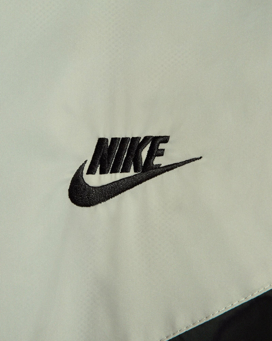NIKE SPORTSWEAR JACKETS & SWEATSHIRTS | SKU: DA0001-018